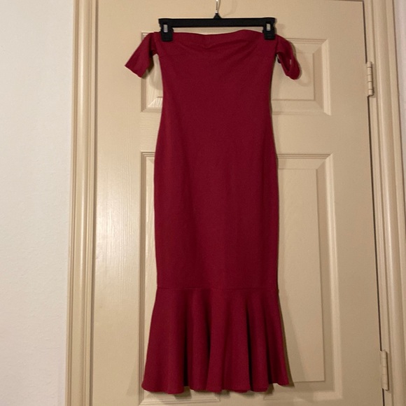 NWT Stretchy Red Bodycon Midi Dress - Picture 1 of 3